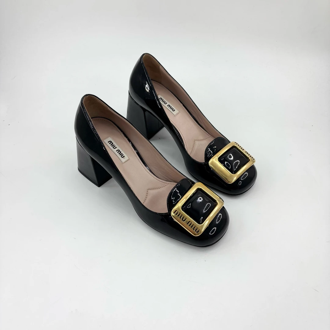 99新 MIU MIU/缪缪 miumiu/37码/黑金方扣粗跟高跟鞋/99新/pp0123