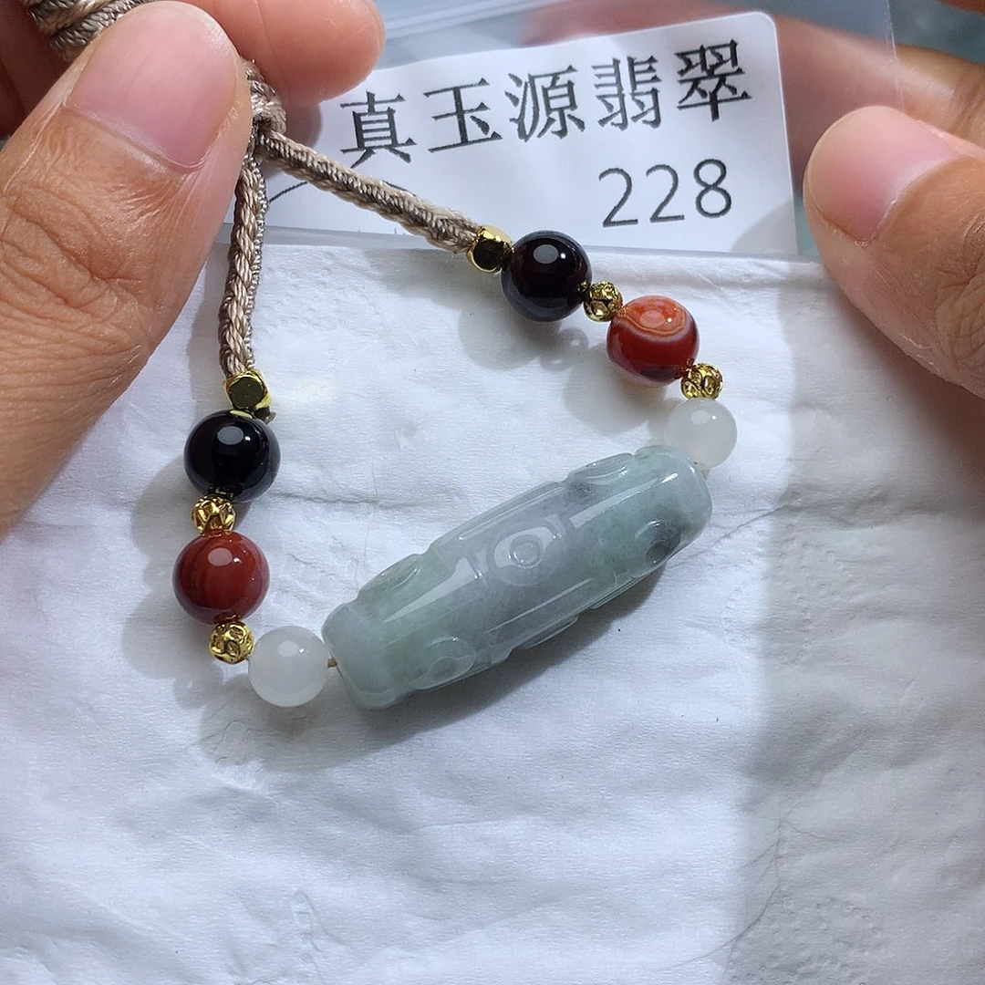 翡翠未镶嵌颈饰228
