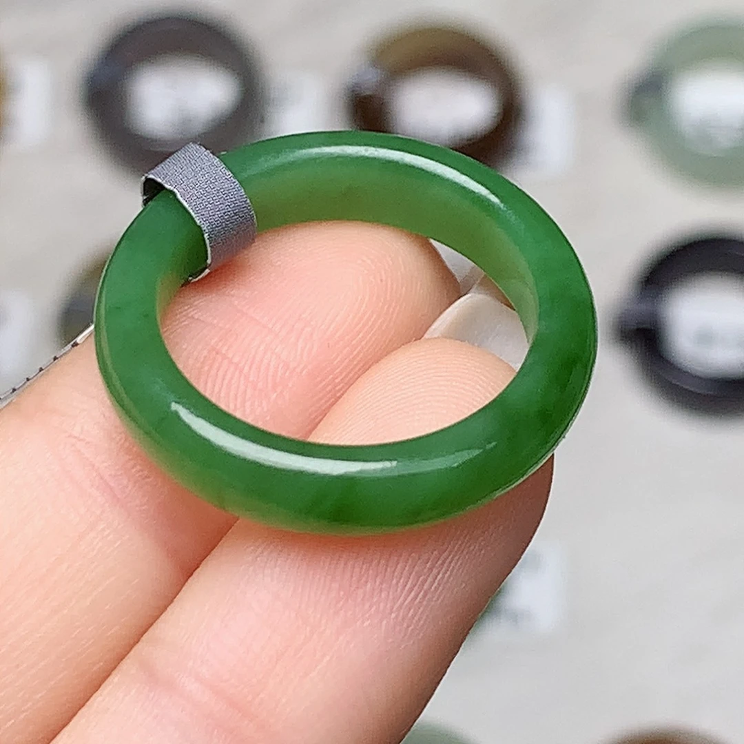 未镶嵌戒指和田玉