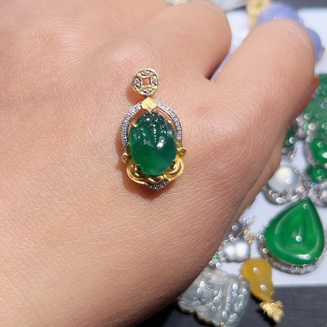 翡翠吊坠(不含链)18K金镶嵌