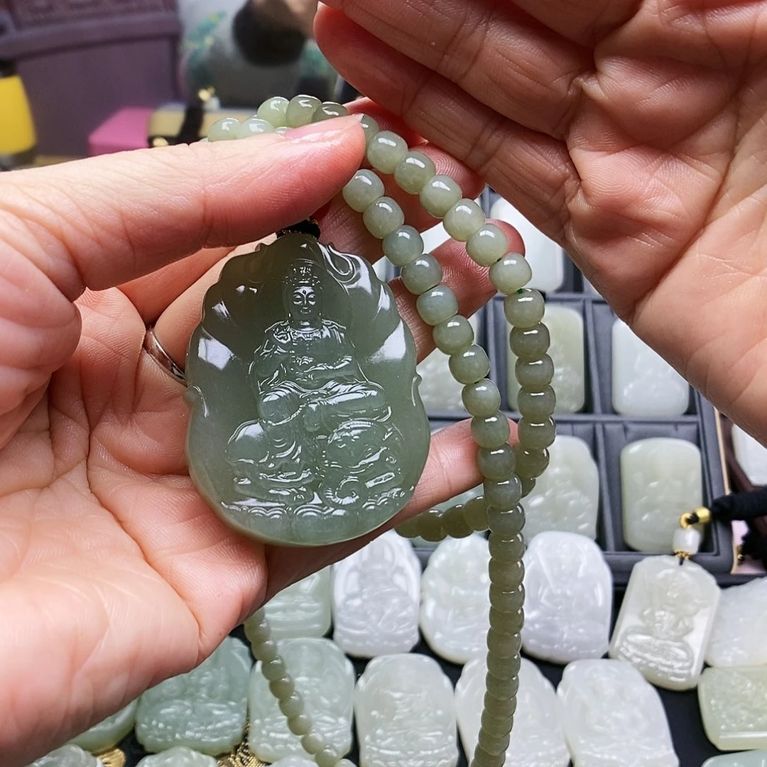 和田玉颈饰未镶嵌老*民