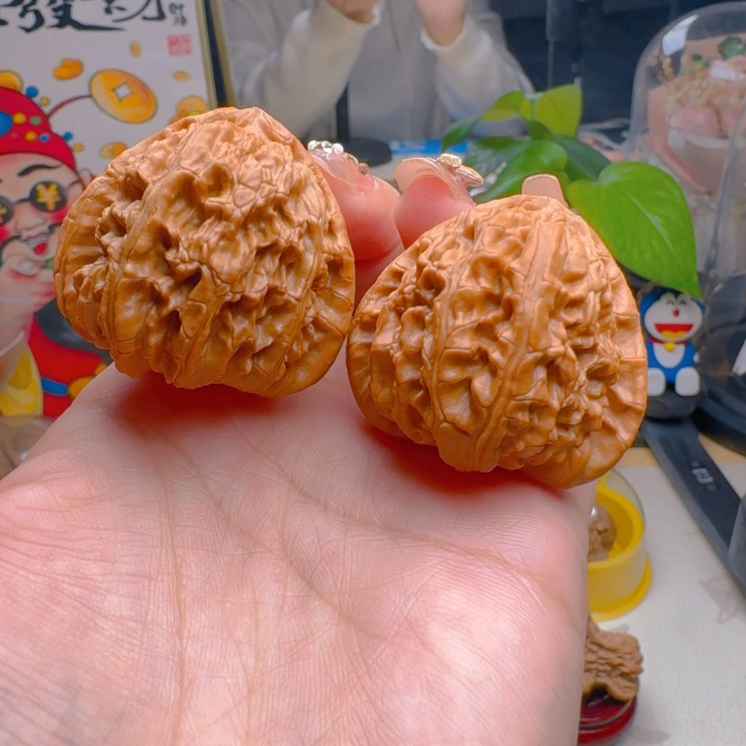 核桃把件39尺寸三角白