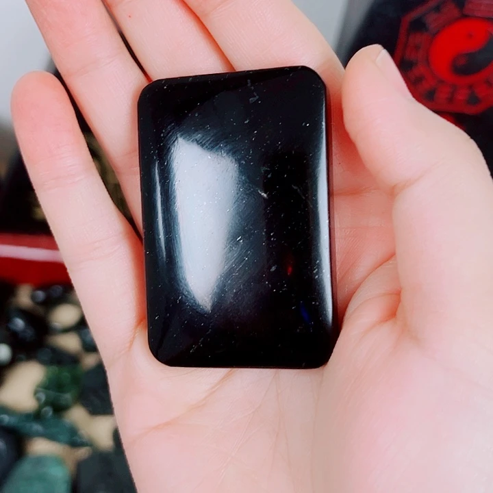 蛇纹石玉未镶嵌颈饰老*?