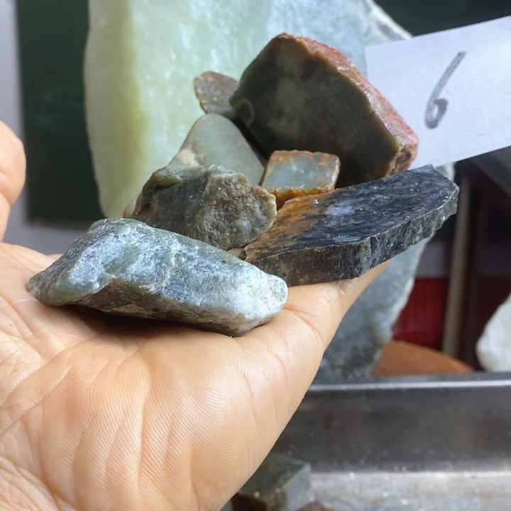 蛇纹石玉珠宝岫玉原石未镶嵌大**河