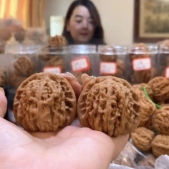 文玩核桃吊坠权*45四座楼有修打底