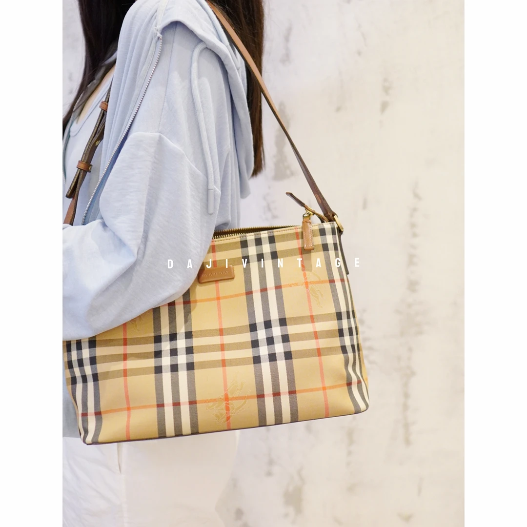 95新 BURBERRY/博柏利 大吉中古/Burberry战马格纹横版单肩包
