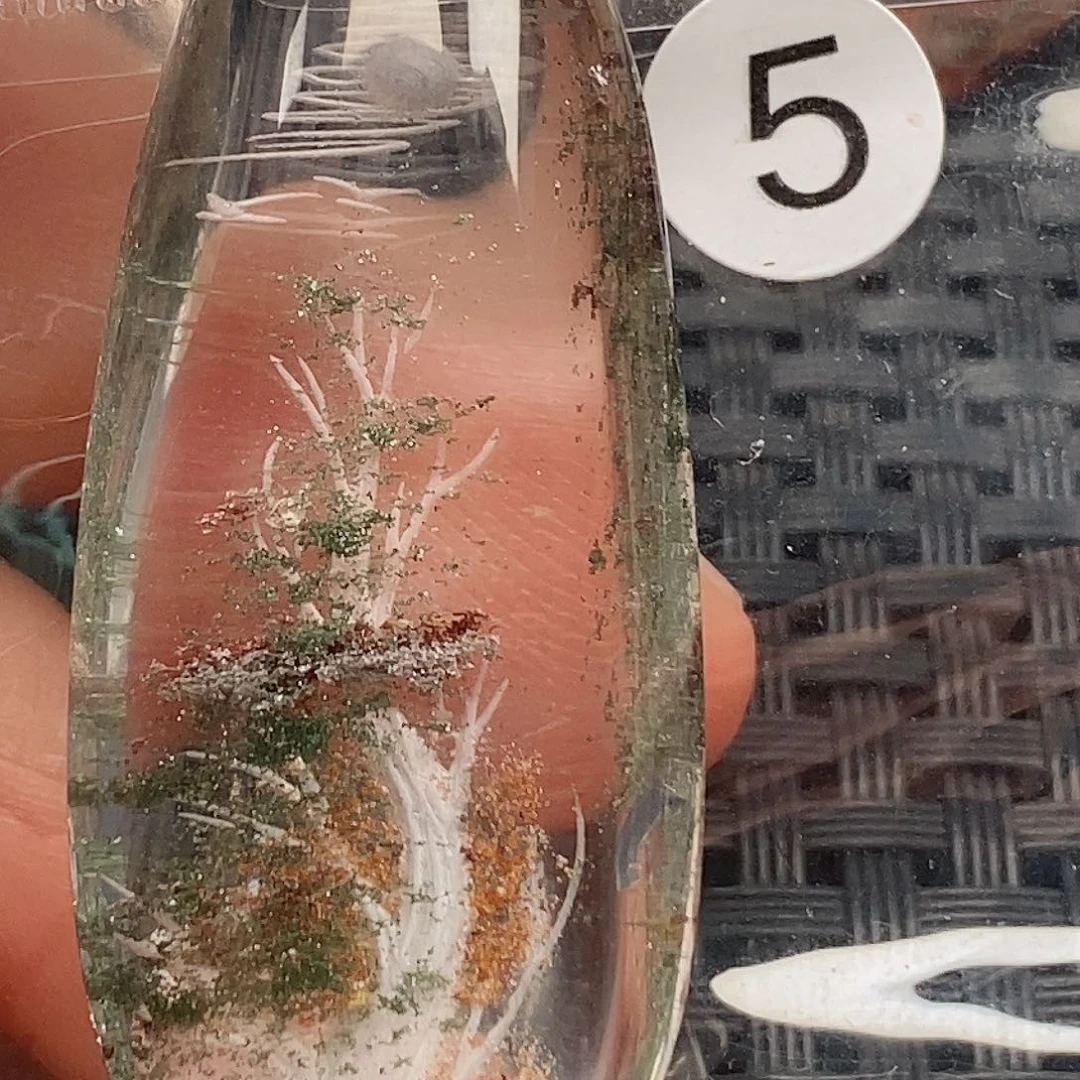 未镶嵌颈饰水晶一**舟