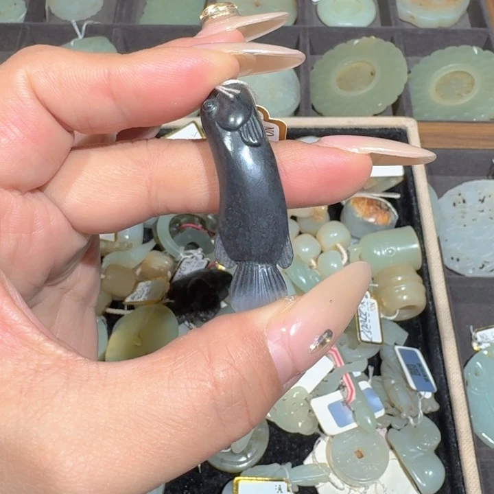 和田玉（糖玉）车挂未镶嵌