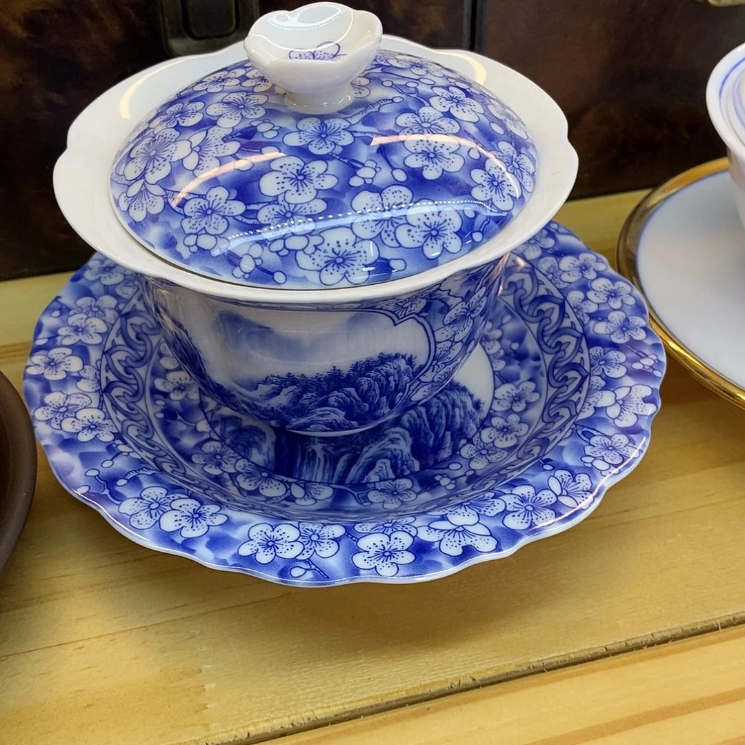 盖碗盖碗，盖碗茶。