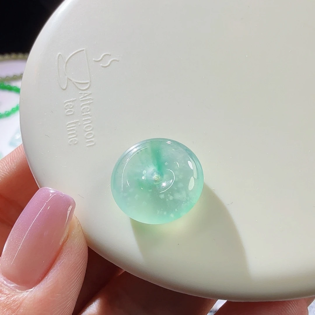 颈饰未镶嵌翡翠裸石