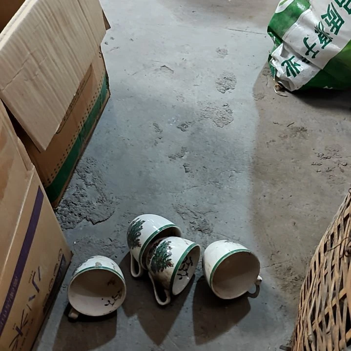 摆件陶瓷盘子碗啥都有