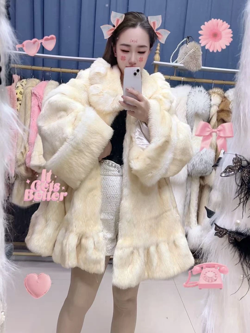 俏皮减龄娃娃领香槟金色外套