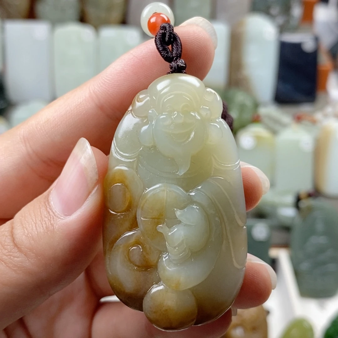 颈饰未镶嵌和田玉（糖玉）