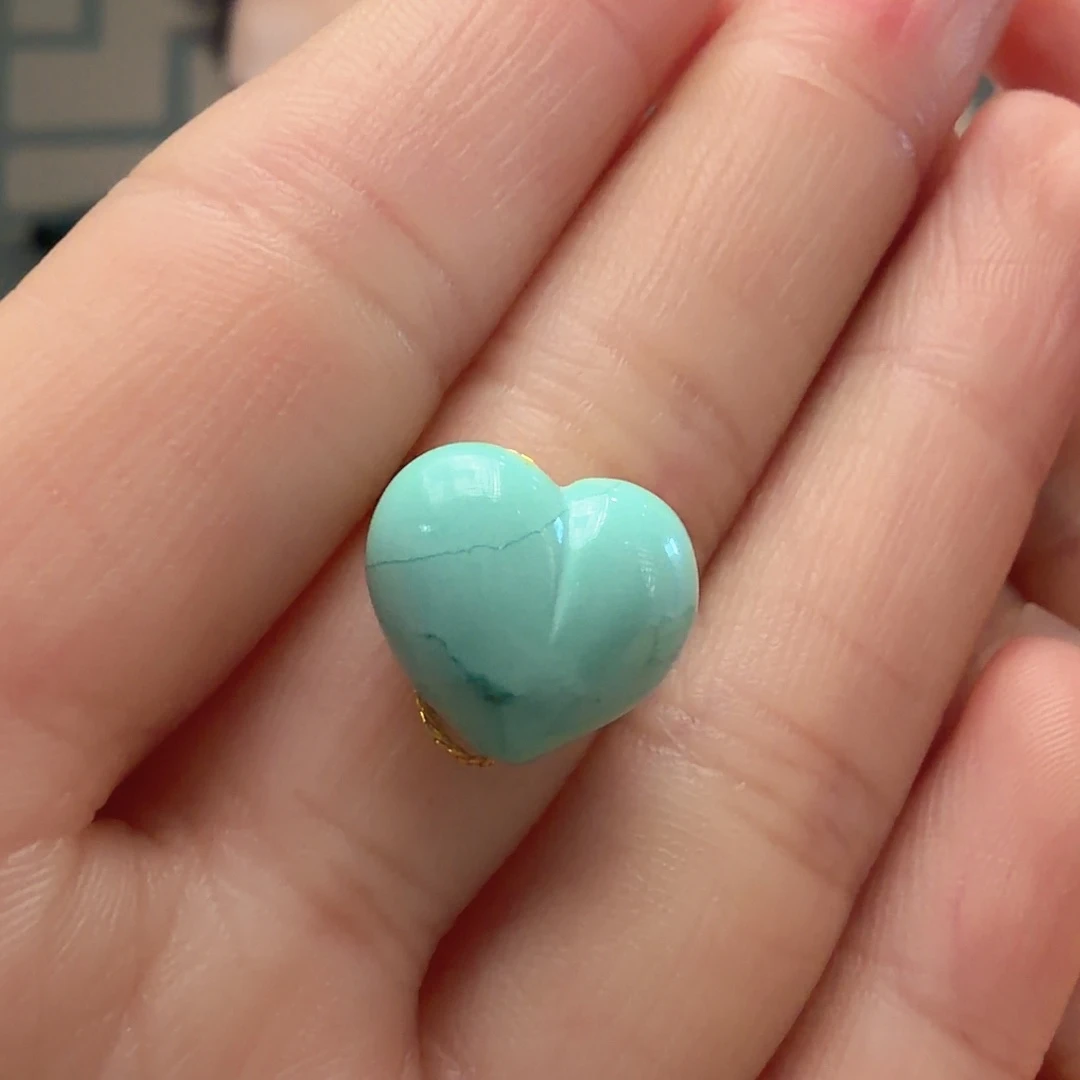 绿松石未镶嵌颈饰