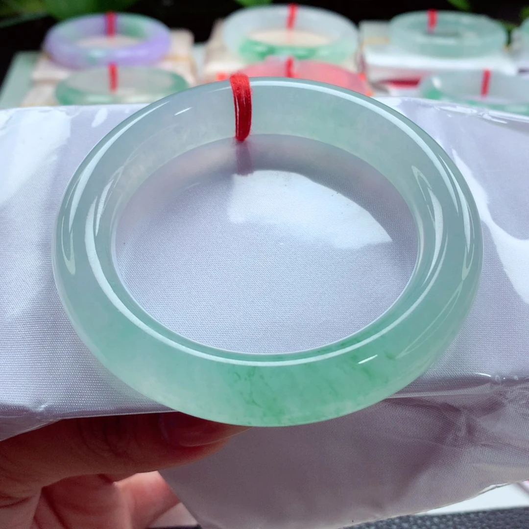 翡翠手镯未镶嵌顺**然冰飘绿大胖圆 敏