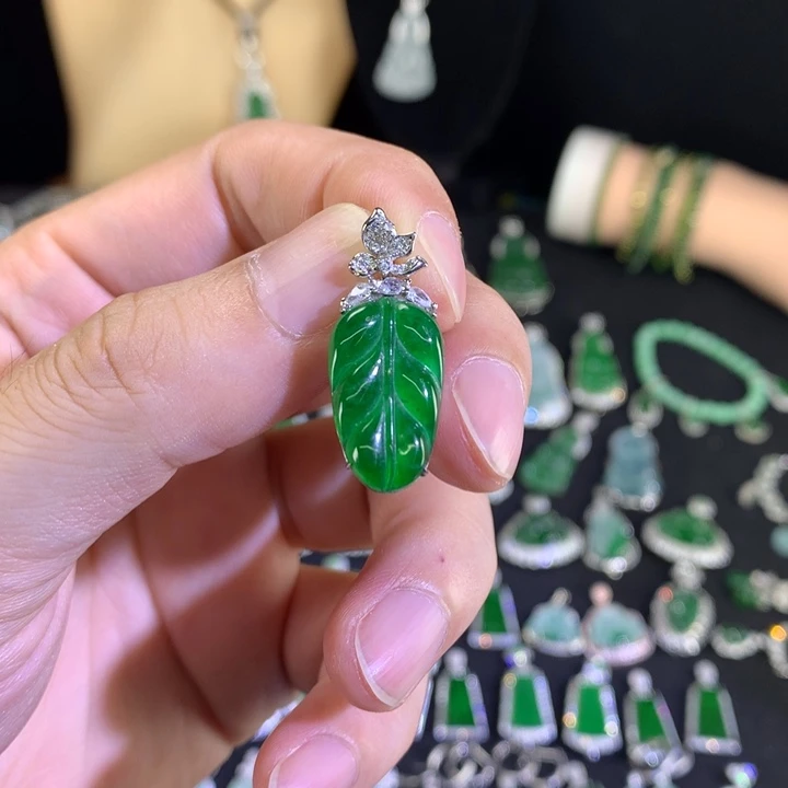 颈饰银S925镶嵌翡翠