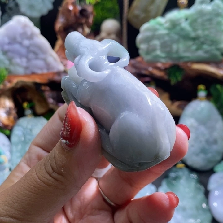 【闪购商品】颈饰未镶嵌翡翠牛