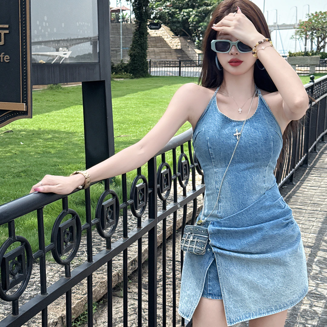【Double11吴十一】原创挂脖牛仔连衣裙2025夏季新款辣妹设计短裙