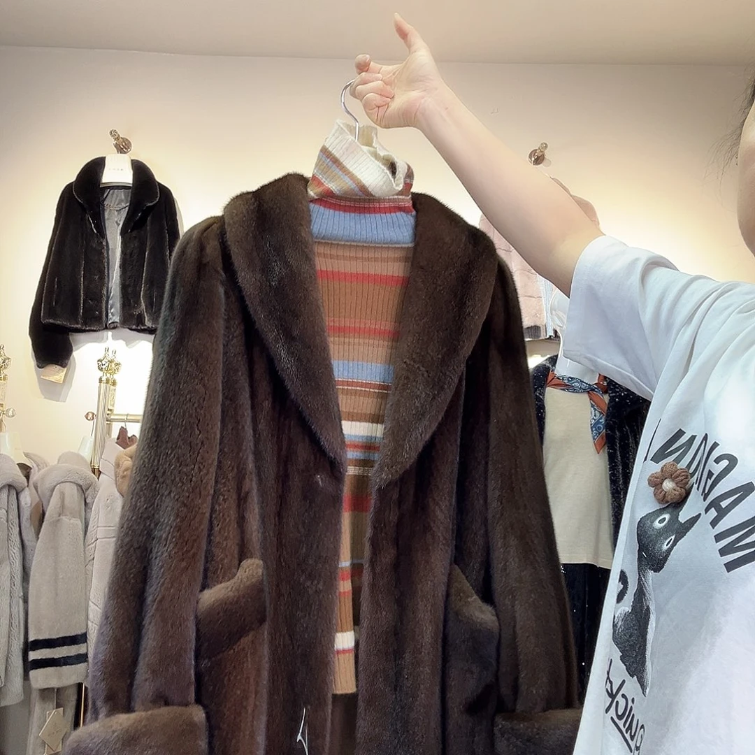 皮草搭配咖啡财阀