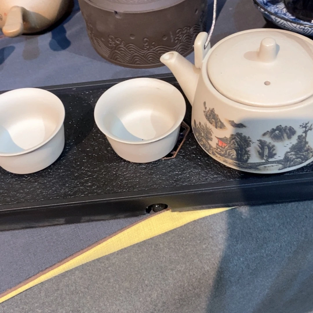 瓷片然后又一个人去了学校