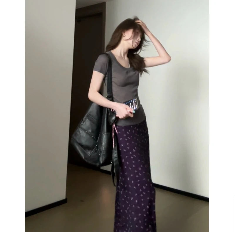 韩式复半身裙夏季新款休闲碎花收腰包臀半裙圆领T恤两件套