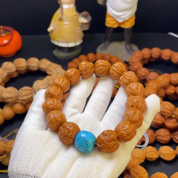 巴***)文玩核桃手串方墩
