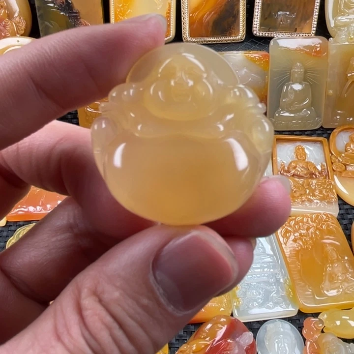 石英质玉（黄龙玉）颈饰未镶嵌