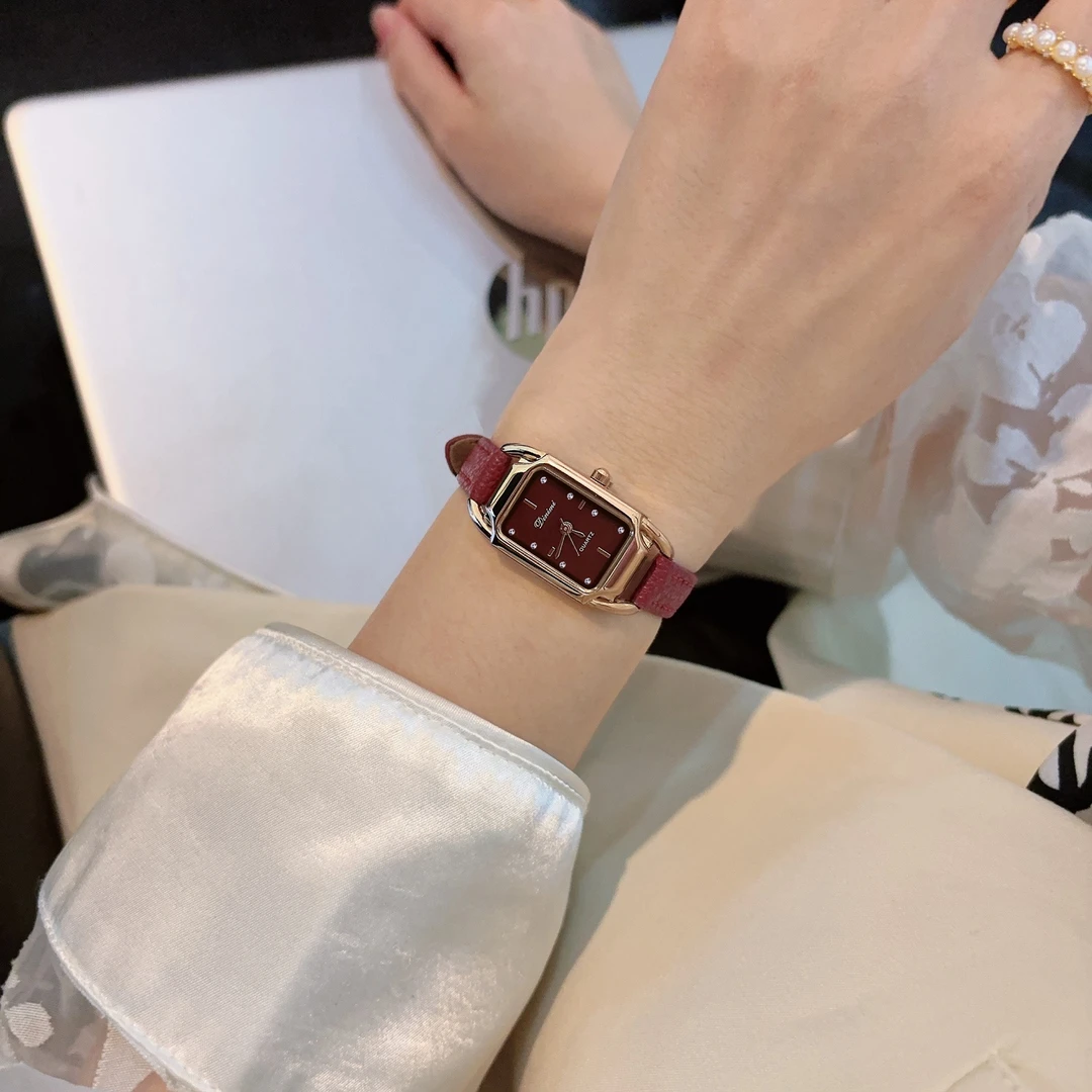 女表时尚简约气质百搭精致轻奢潮流高级感真皮防水女生女士腕表