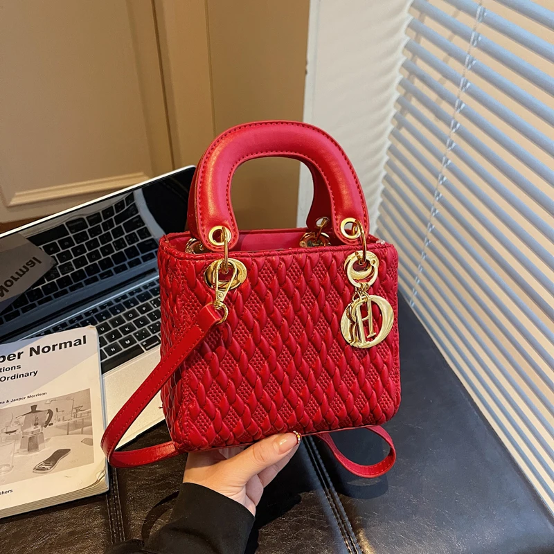 质感时髦经典戴妃包轻奢手提包大容量百搭通勤可斜挎手提黑色包包