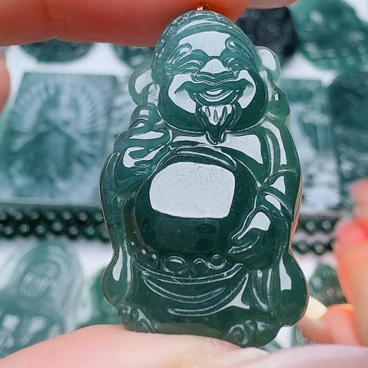 翡翠未镶嵌颈饰多样性发其一