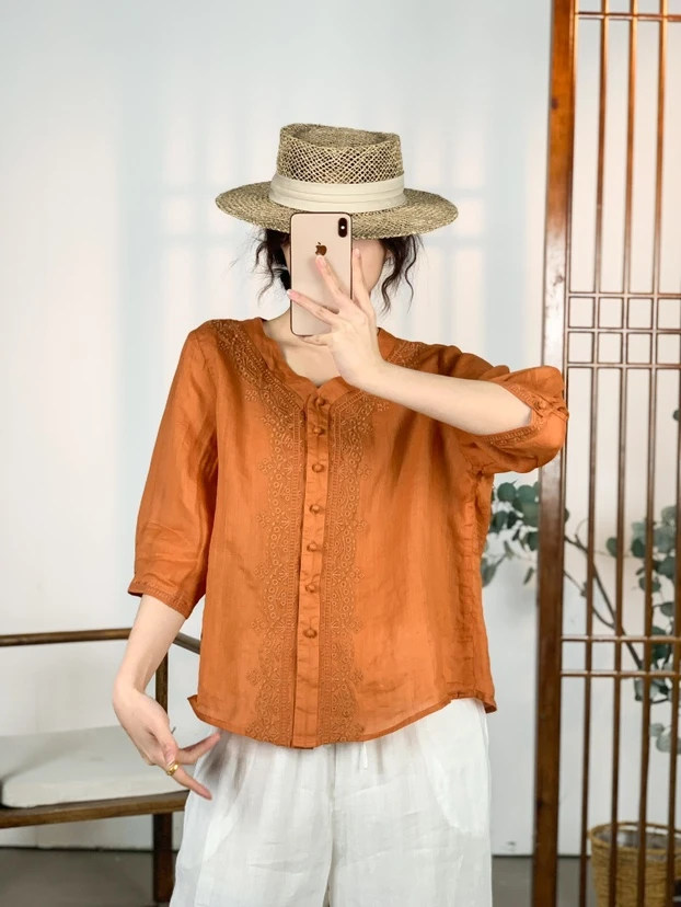 2025年新款苎麻满绣上衣宽松显瘦气质小衫中式洋气时尚衬衫