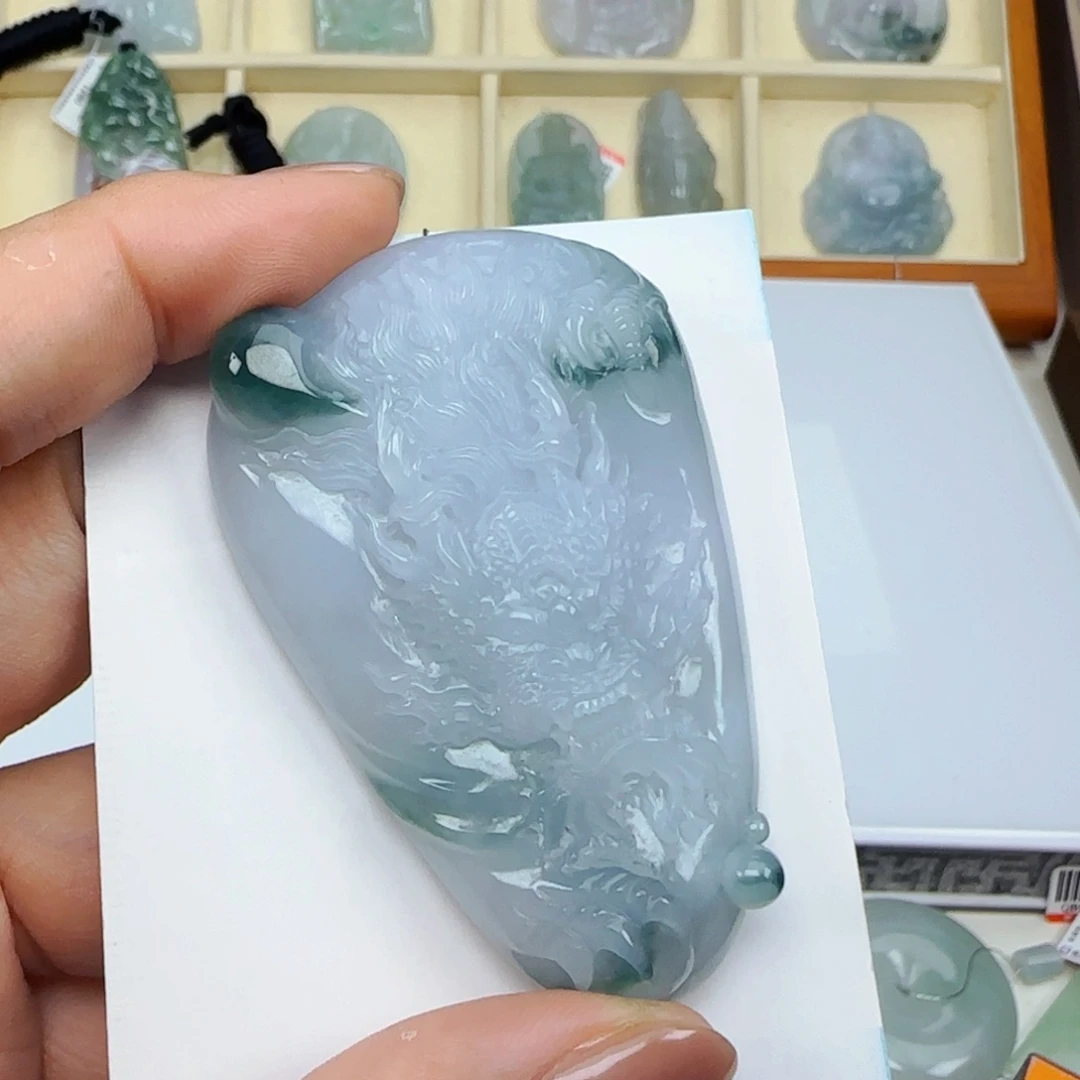 翡翠未镶嵌颈饰