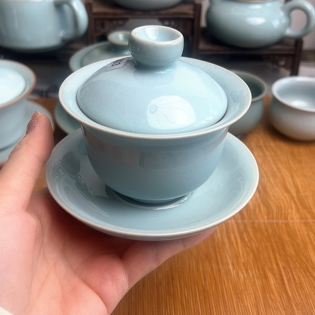 瓷片天青色大瑕元宝盖碗