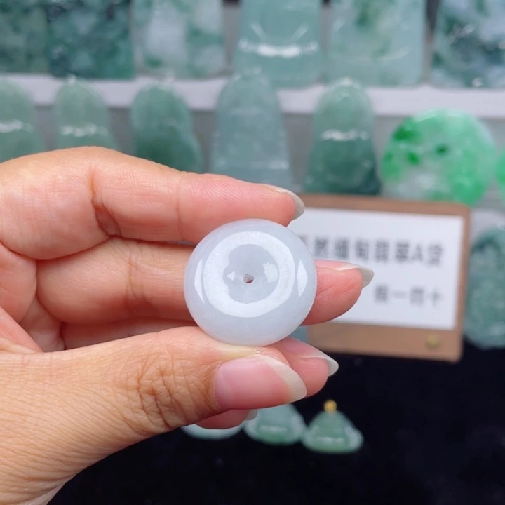 颈饰未镶嵌翡翠平安扣