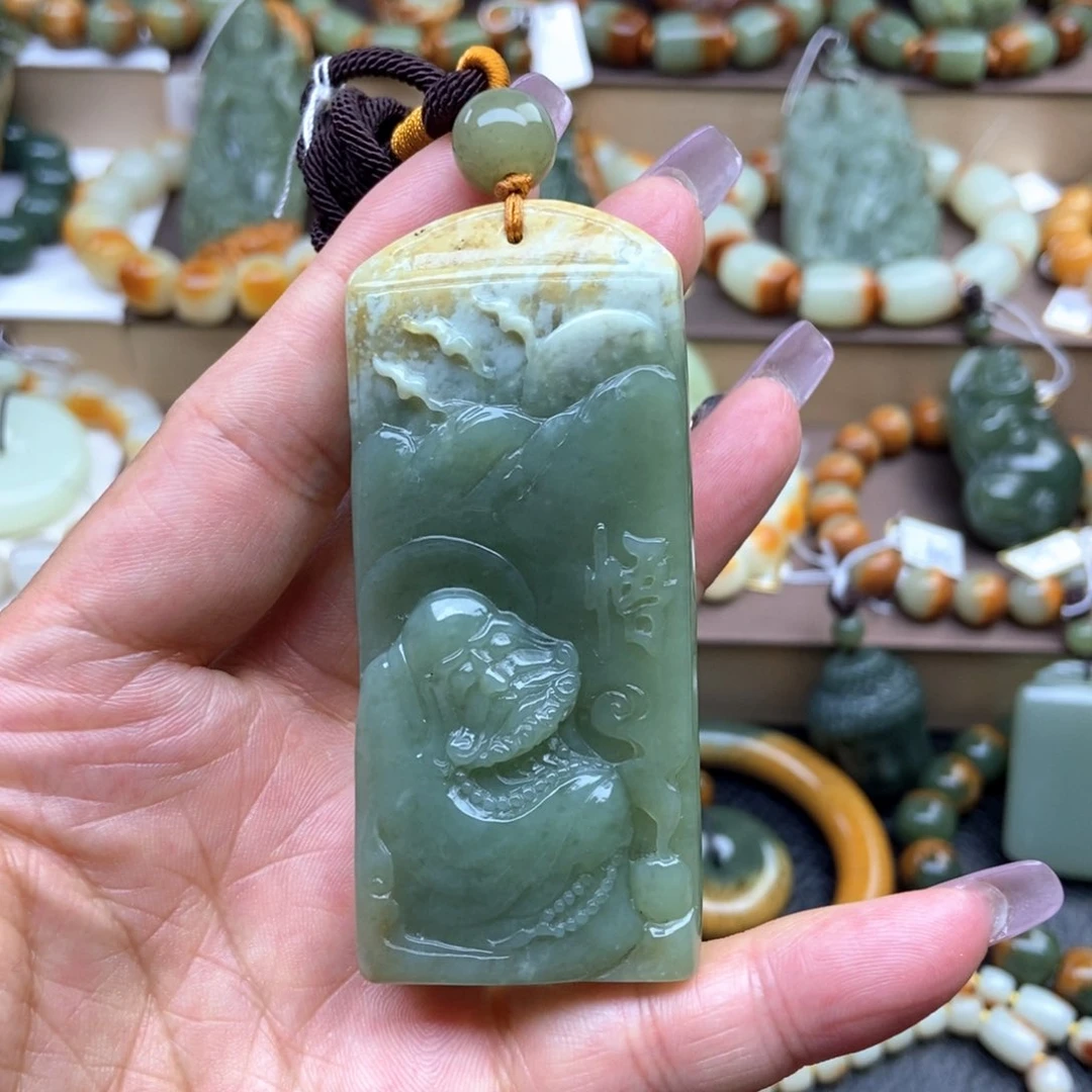 透闪石质玉未镶嵌挂件