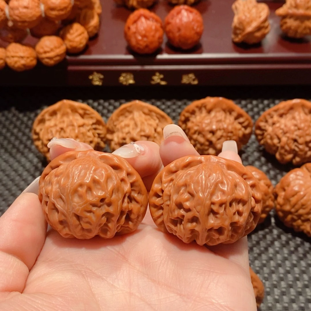 文玩核桃把件东**哥宫灯