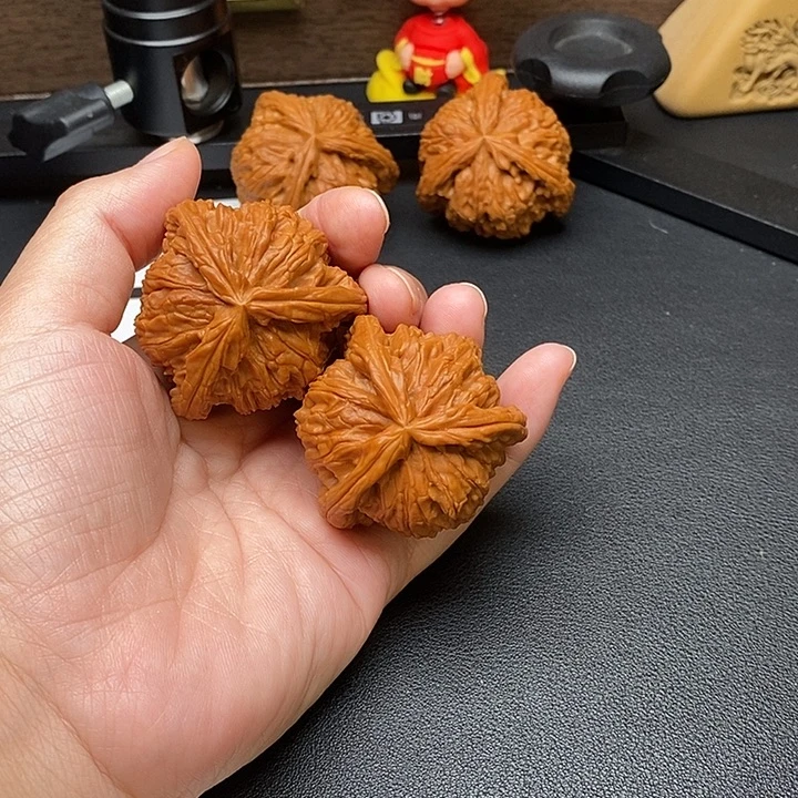 枪***把件文玩核桃白奔