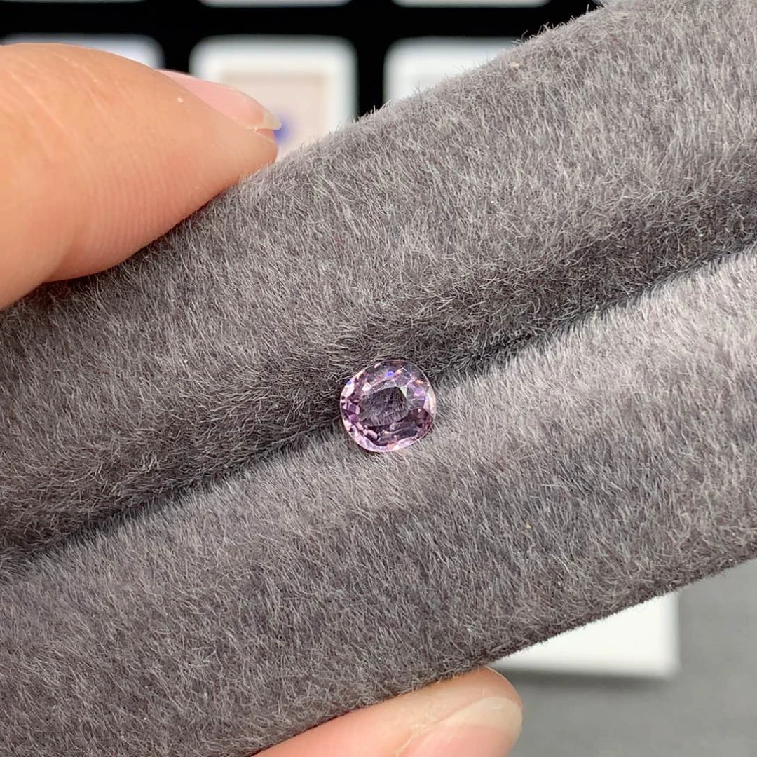 尖晶石裸石5.5✖️5.8mm灰紫色