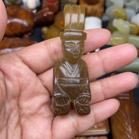 未镶嵌蛇纹石玉颈饰4