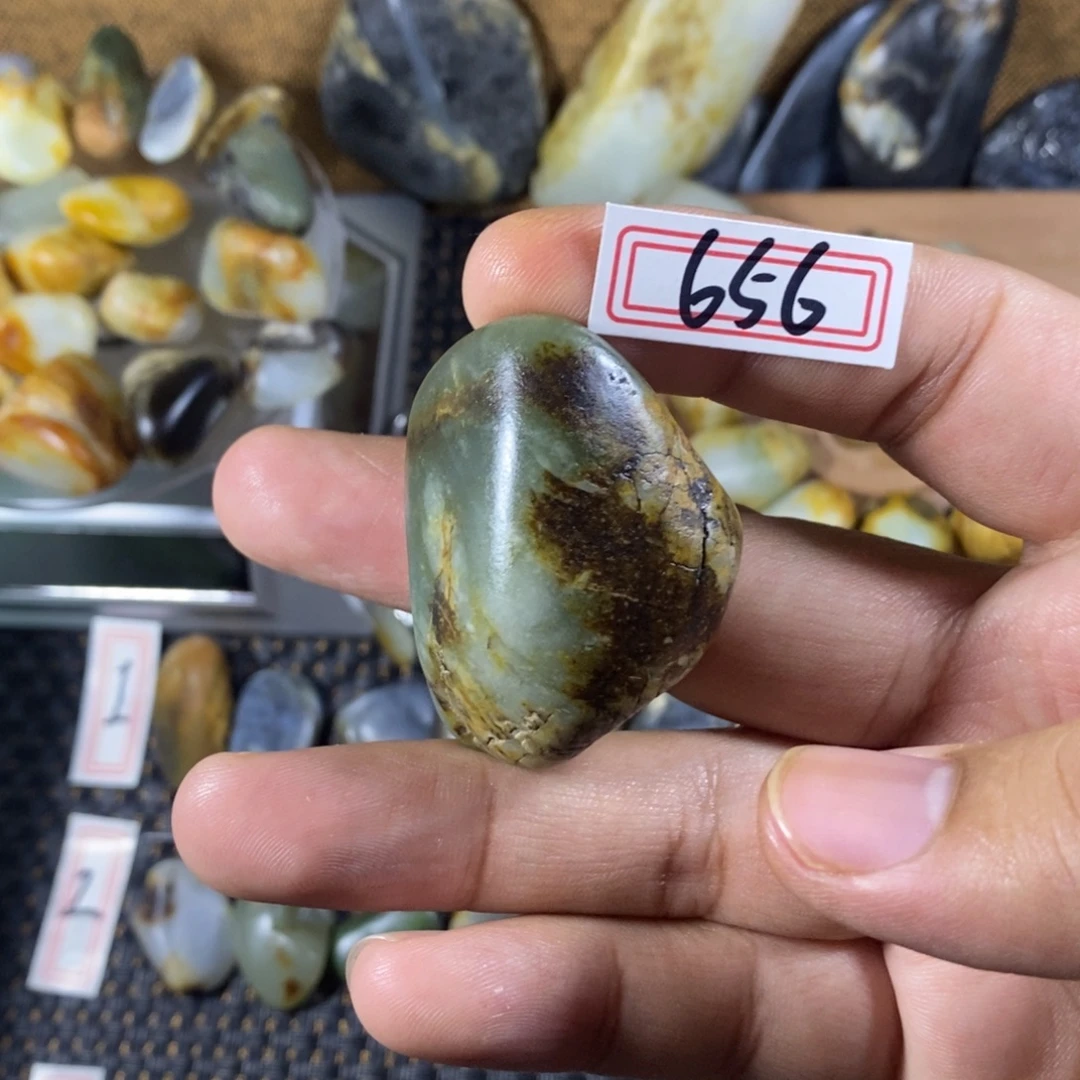 和田玉（糖玉）未镶嵌挂件