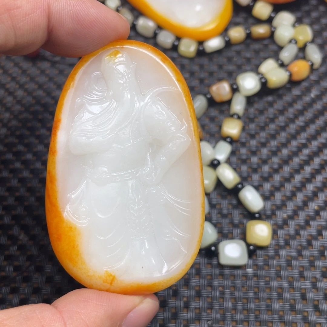 独***二和田玉未镶嵌颈饰