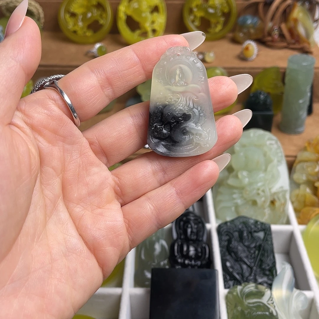 蛇纹石玉未镶嵌颈饰