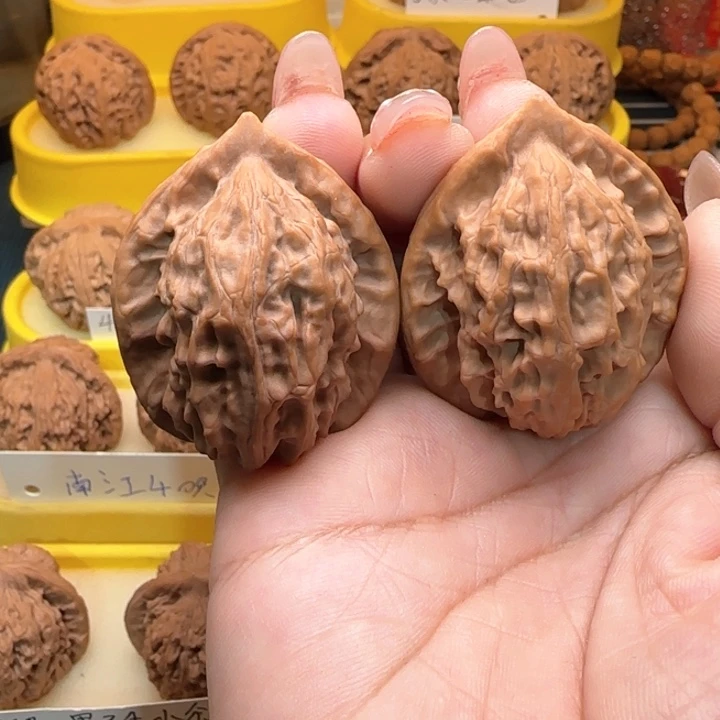 客*文玩核桃大红袍，全品无休全品三九尺寸