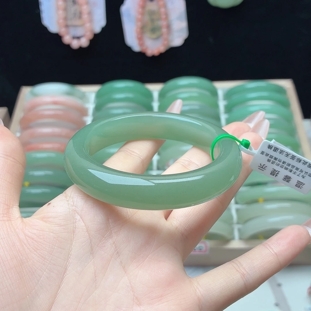 石英质玉未镶嵌手镯56