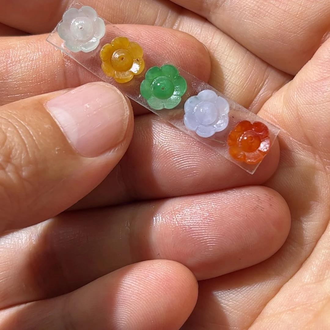 定制翡翠未镶嵌花