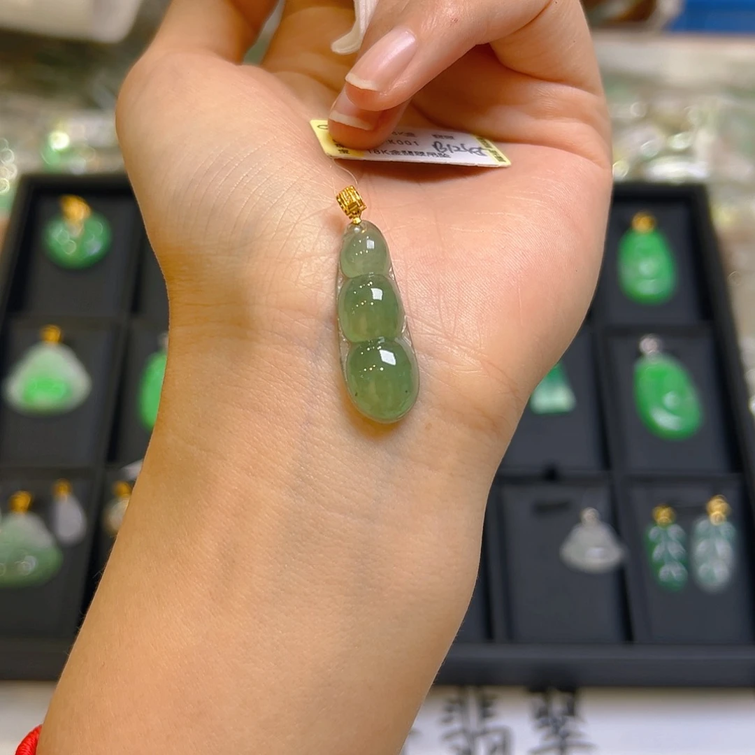翡翠颈饰18K金镶嵌翡翠