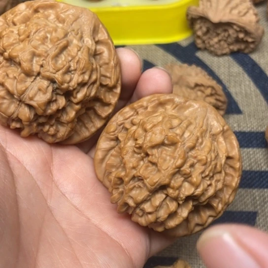 吊坠文玩核桃麒麟纹
