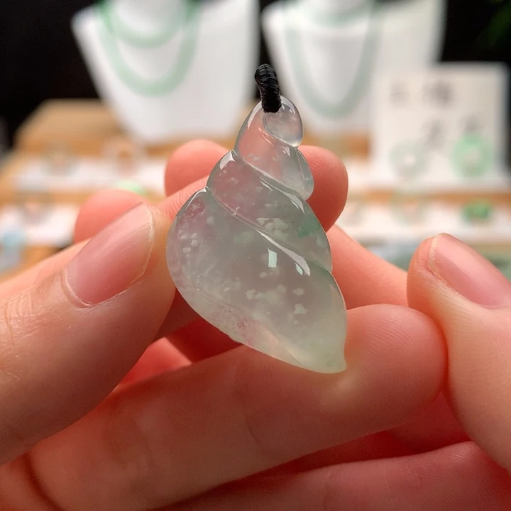 翡翠未镶嵌颈饰天然缅甸A货翡翠