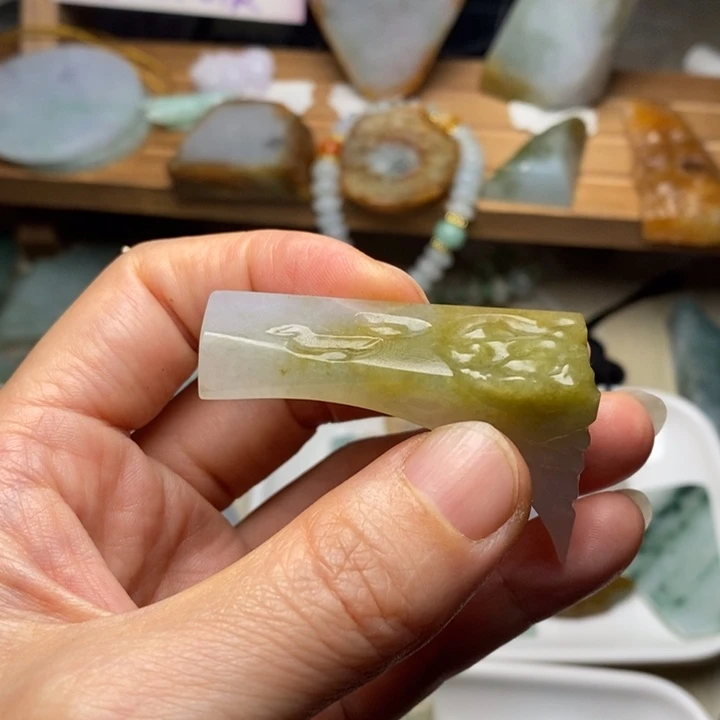 翡翠未镶嵌颈饰天然
