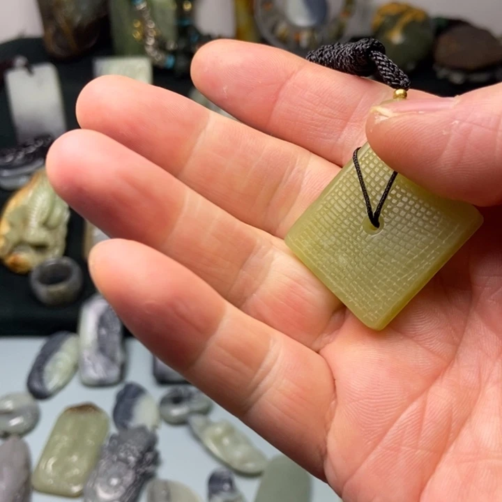 和田玉（糖玉）未镶嵌颈饰